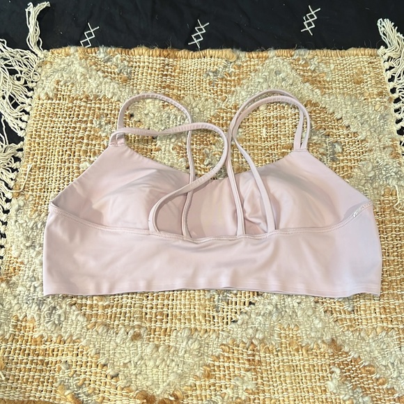 Women's Lululemon ~
Like a Cloud Sports Bra Light Support ~ Vitapink - Picture 9 of 17